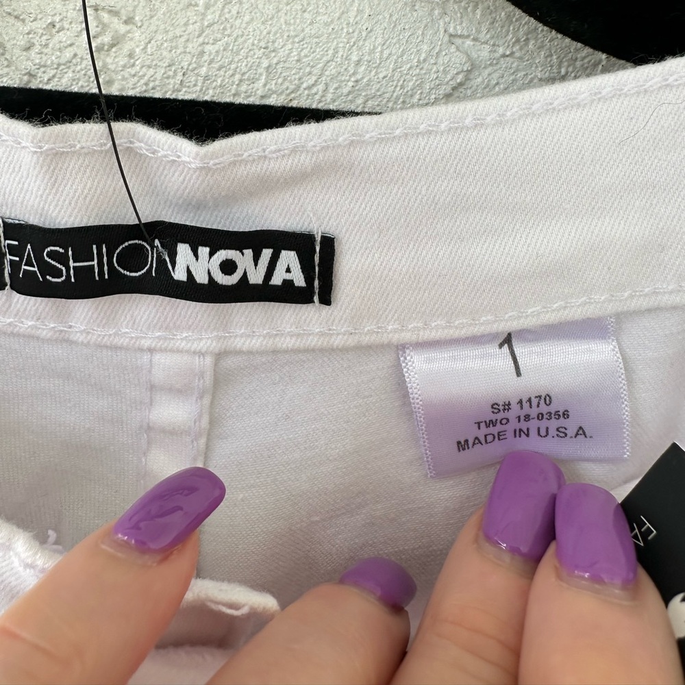 Fashion Nova Pants Super High Rise Denim Skinnies White Size 1 - Picture 3 of 5